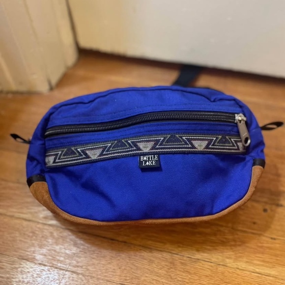 Large Fanny Pack/ belt bag w/leather bottom. - Picture 1 of 4